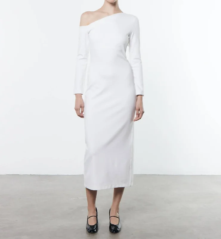 Chic Women's Clothing for Date Nights Exposed Shoulder Dress In Off White