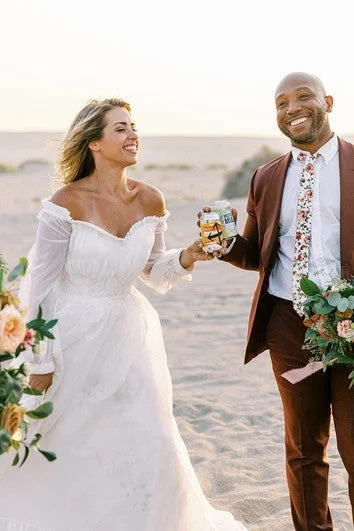 Season Sale Chiffon Sweetheart Elegant Wedding Dress with 3/4 Off-shoulder Sleeves And Appliques Luxe Layering