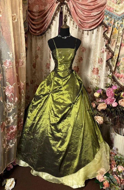 Effortless Style, Endless Impact Green Spaghetti Straps A-Line Satin Vintage Evening Gown, D06 Graceful Movement