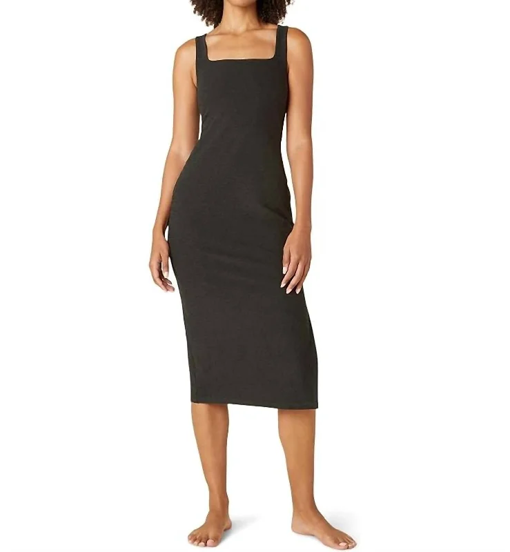 Bold Fashion Sales Softmark Icon Midi Dress In Black Graceful Movement