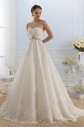 Durable Fashion Picks Ball Gown Floor-Length Strapless Sleeveless Corset-Back Lace Dress With Appliques And Waist Jewellery Statement Piece
