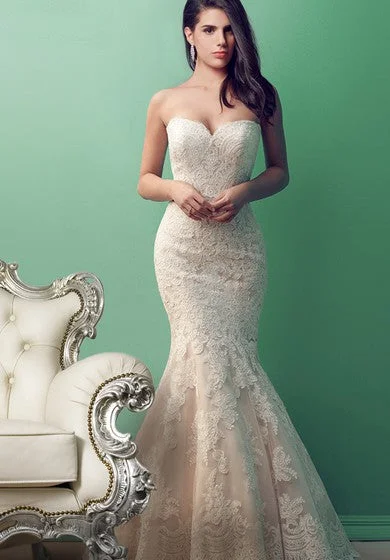 Must Haves Glamorous Sweetheart Lace Trumpet Wedding Gown Statement Piece