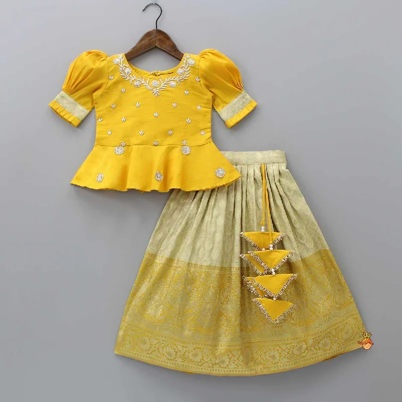 Vintage Style Deals Beautiful Zari Floral Work And Puff Sleeves Peplum Top With Banarasi Brocade Embroidered Lehenga Hollywood Glam Award - Show Style