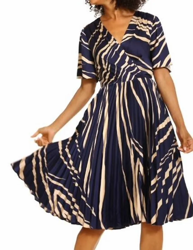 Seasonal Picks V-Neck Short Sleeve Midi Dress In Royal Navy Blue Contemporary Elegance