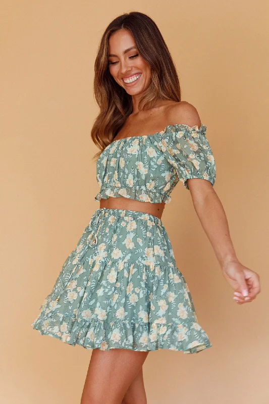 Huge Markdowns Archana Puff Sleeve Crop Top Floral Green Cottagecore Rustic Charm Style