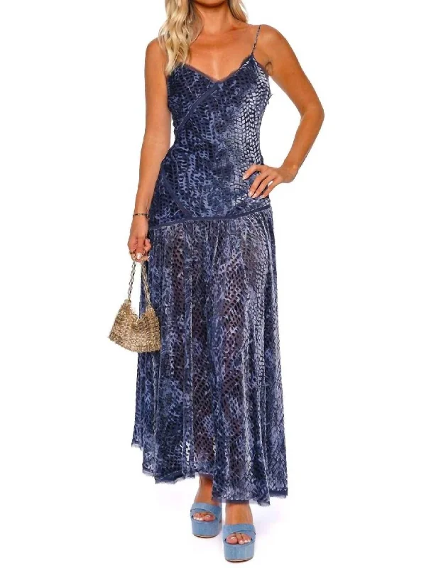 Crazy Price Slashing Elodie Midi Dress In Blue Marine Velvet Final Clearance