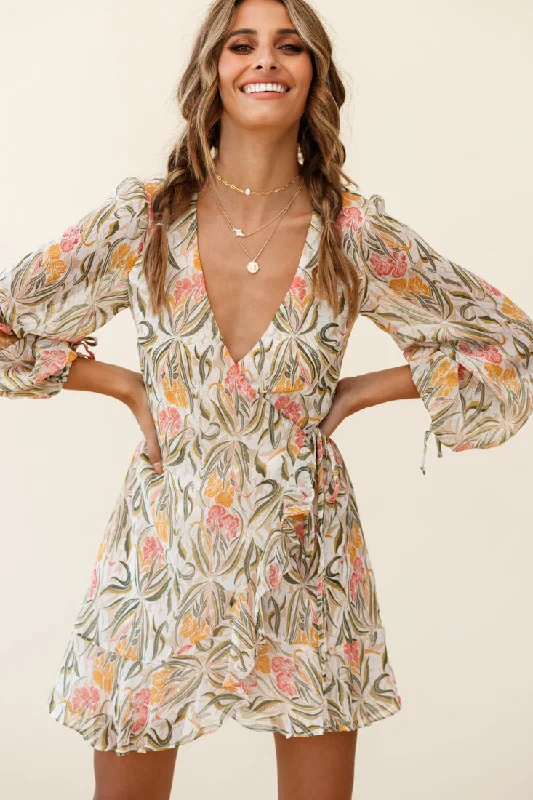 Casual Chic Hartley Balloon Sleeve Wrap Dress Floral Print Green End - Of - Month Blowout