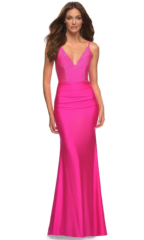 Women's Outerwear Attire Elegant Simplicity Wardrobe La Femme 30601 - Sleeveless Beaded Evening Dress