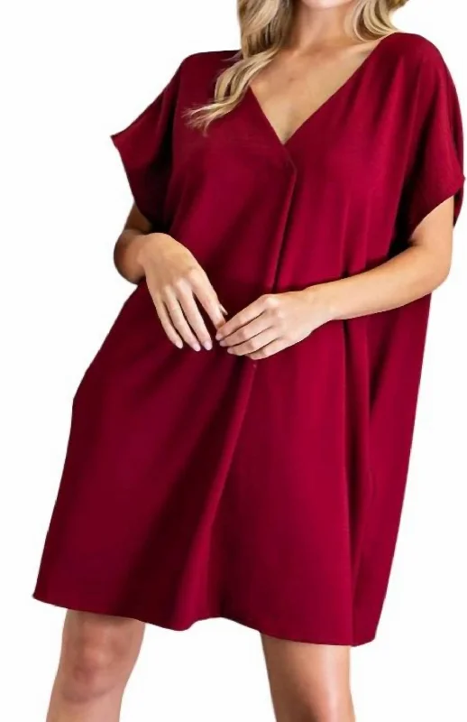 Women's Plus-Size Garments Short Sleeve V-Neck Dress With Pockets Plus In Red