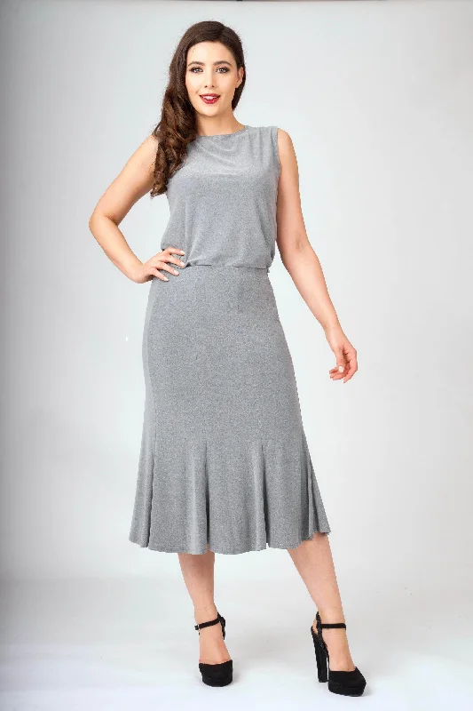 Women's Plus-Size Outfit Gift Ideas Saloos Essential Midi-Skirt