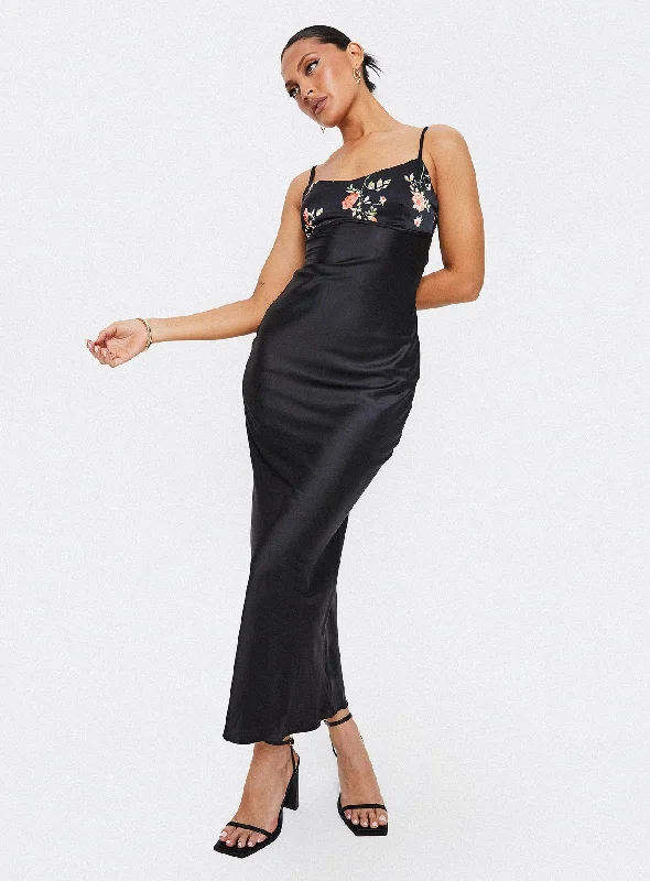 Athleisure Wear Larver Maxi Dress Black