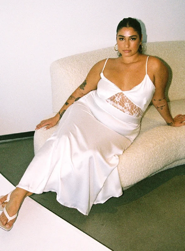 Boho Chic Fashion Roselle Maxi Dress White Curve